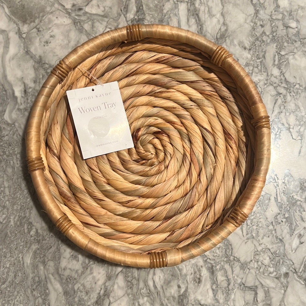 NWT Jenni Kayne Beige Water Hyacinth 10½" Round Woven Tray with Cut-Out Handles